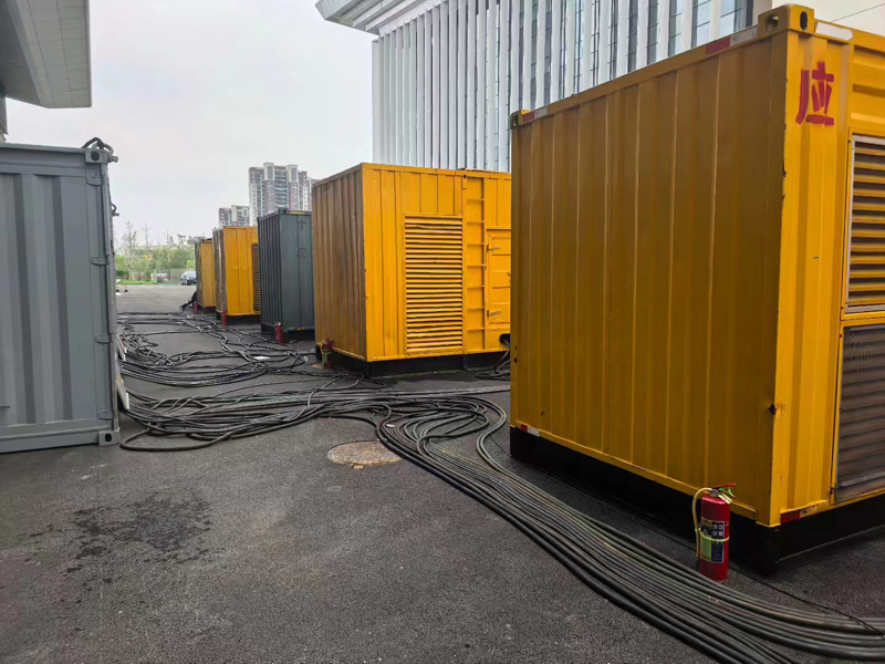 龙山不同季节柴油发电机组保养有哪些注意事项?