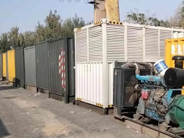 龙山200KW柴油发电机机组每小时油耗是多少？